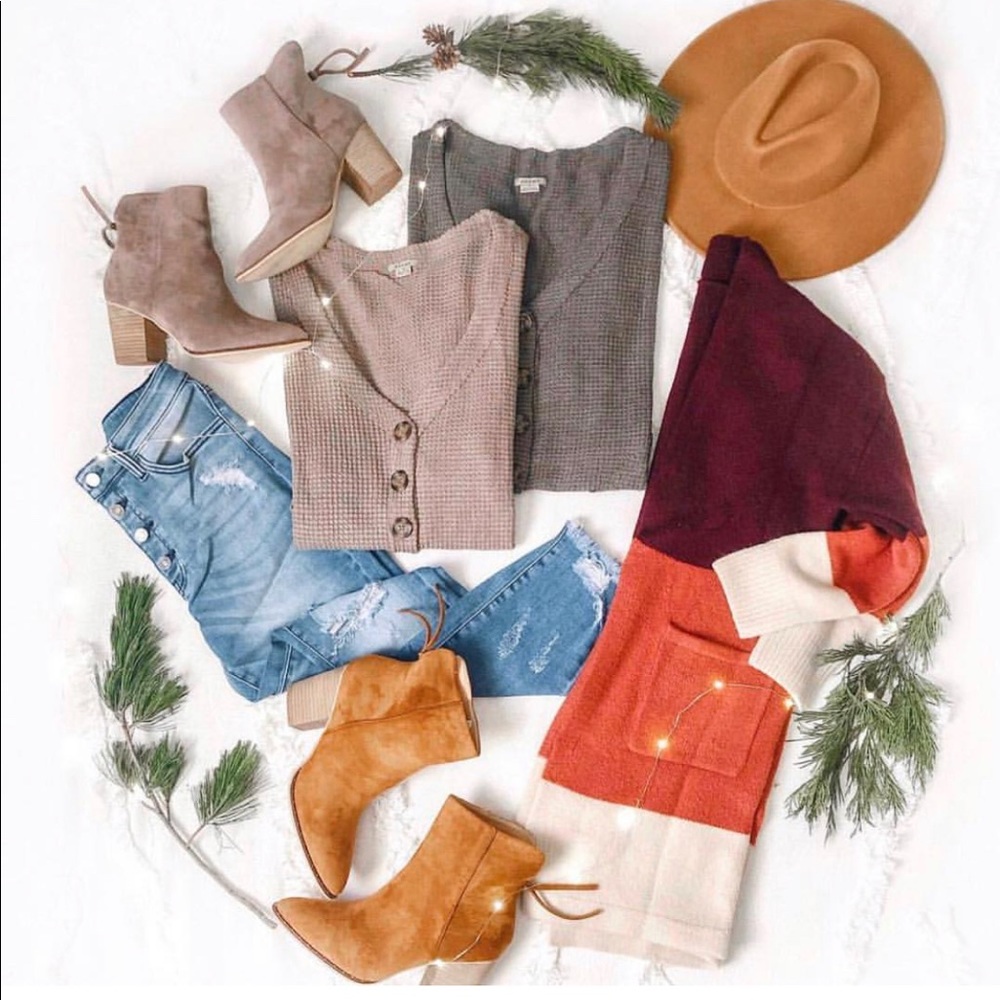 $20 Mystery Box Outfit Sizes XS-4X & Juniors - Picture 2 of 15